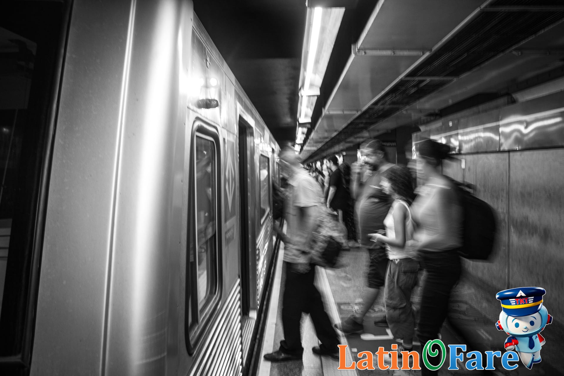 Miami transit riders following etiquette on Metrorail and Metromover, demonstrating accessibility for public transit users