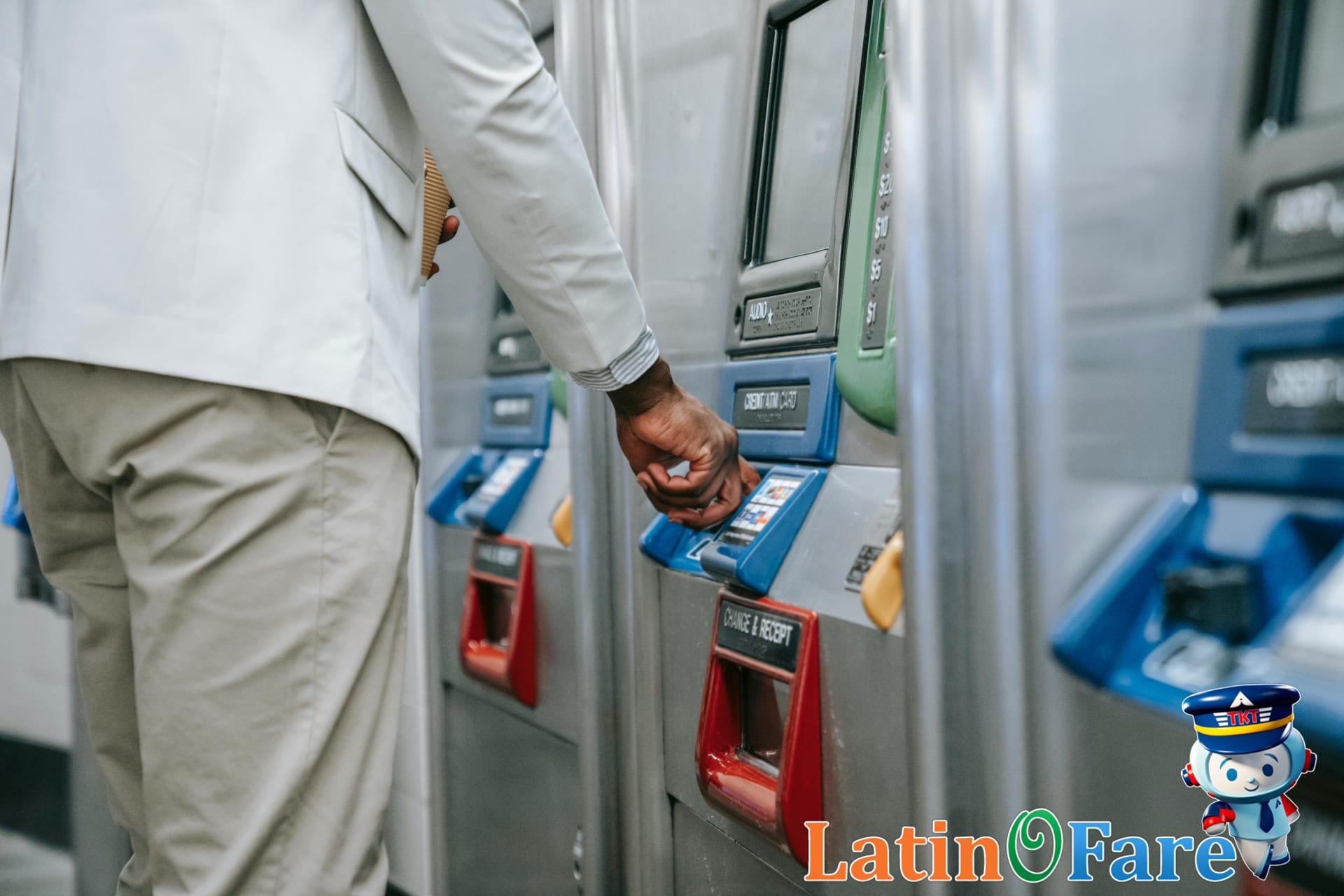 Paying for cheap public transit to airport at a city ticket machine