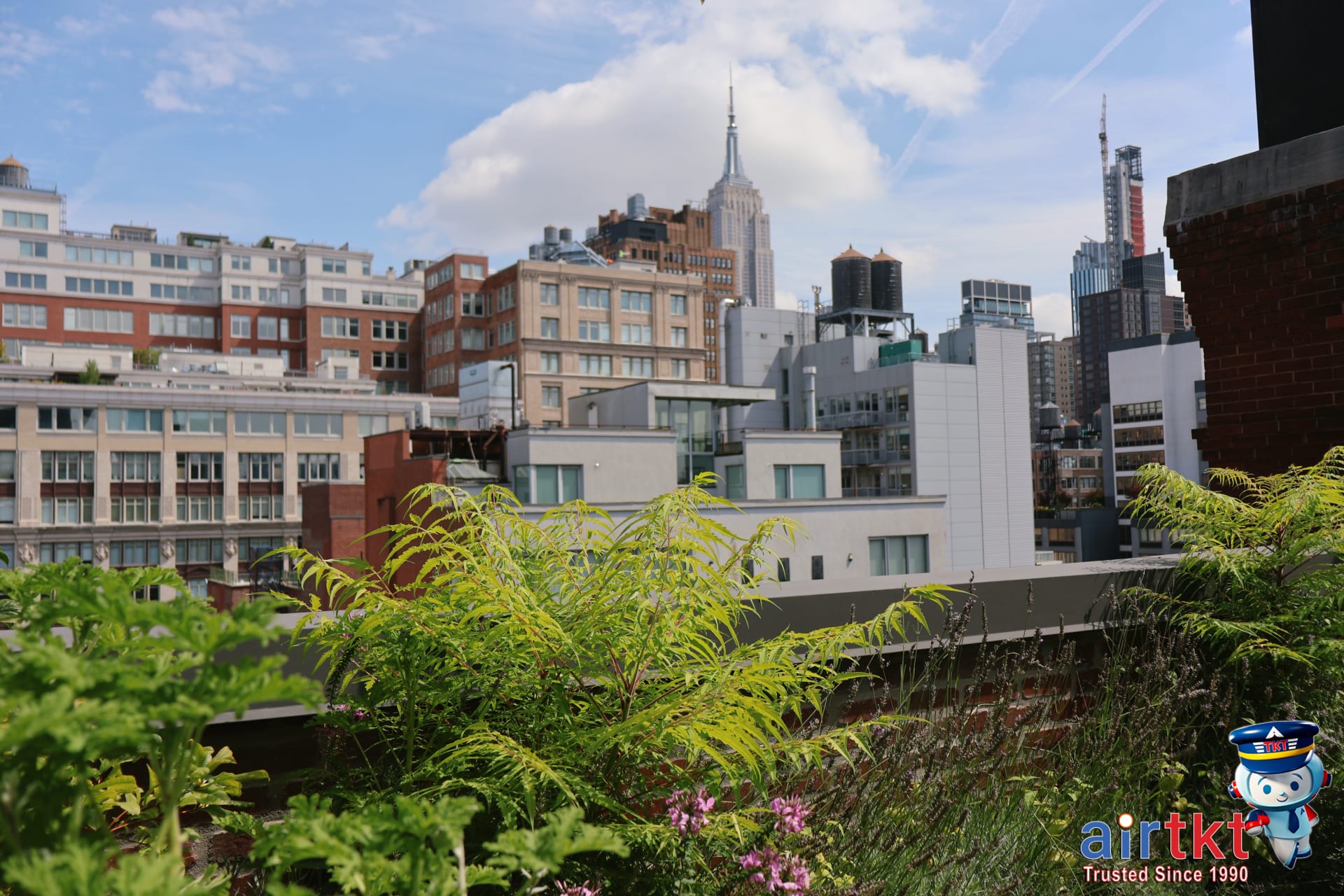 Hidden rooftop garden in New York City as a secret getaway spot