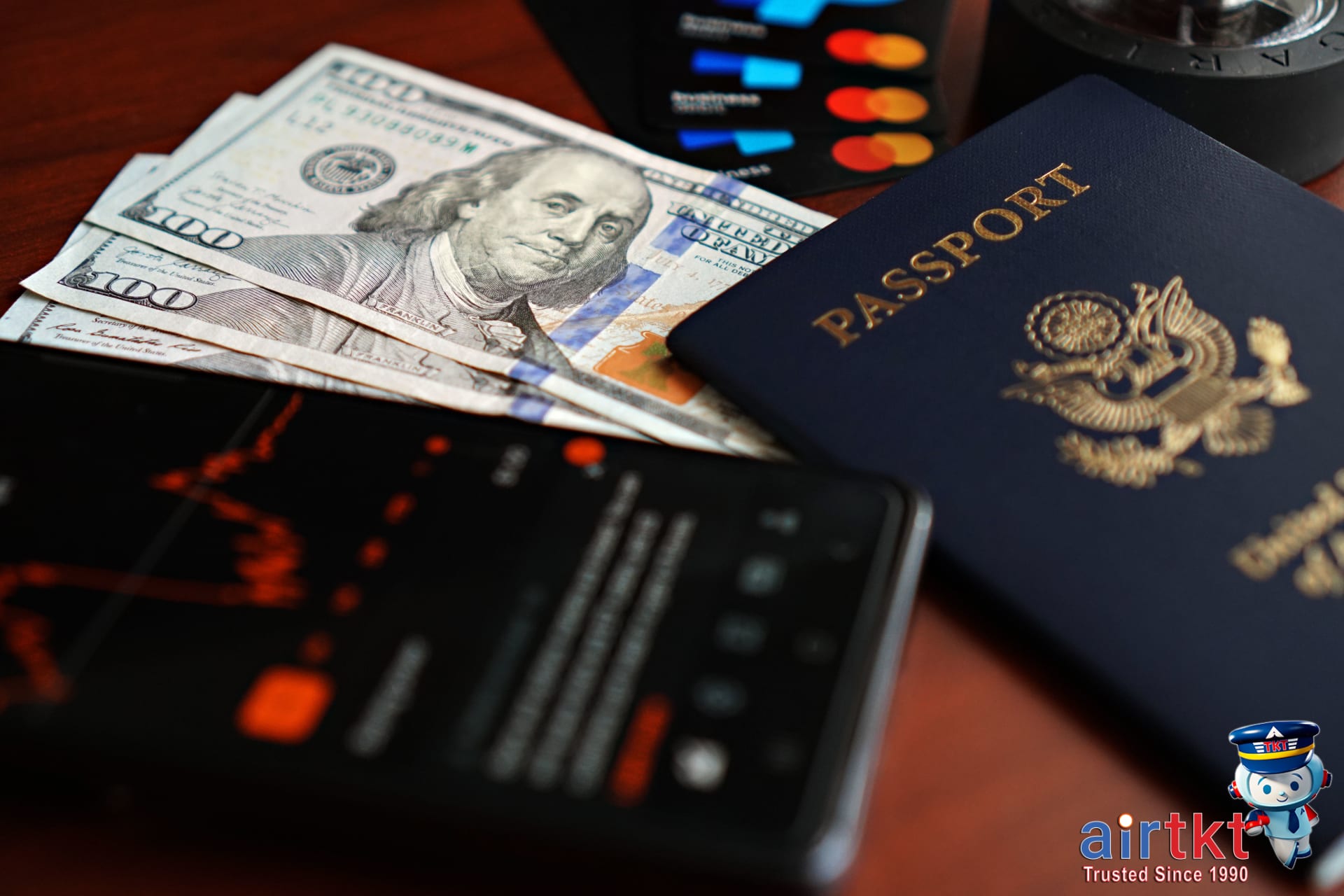 Safe handling of foreign currency and documents with secure wallet