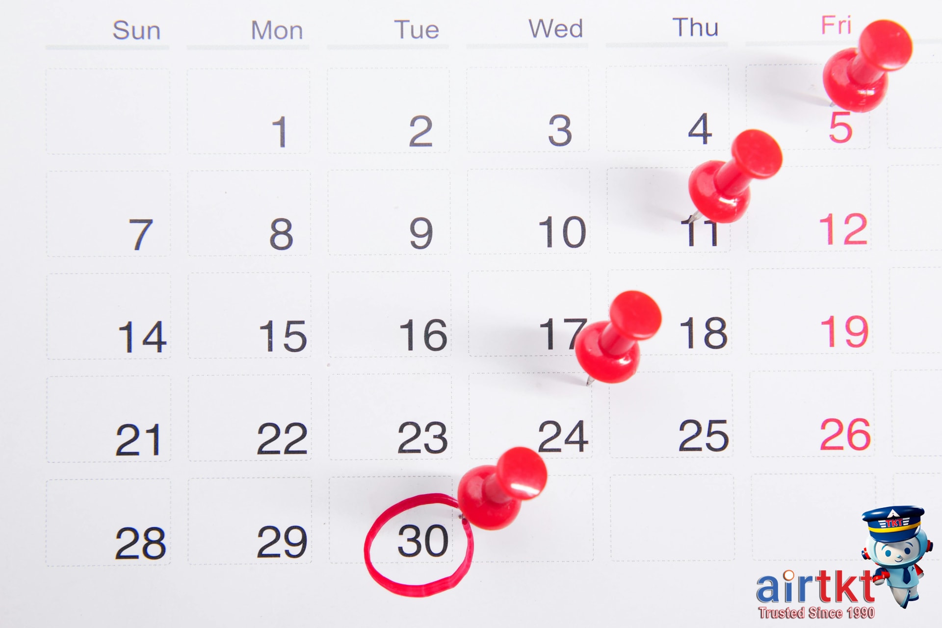 Calendar showing Marriott points off-peak versus peak redemption dates.