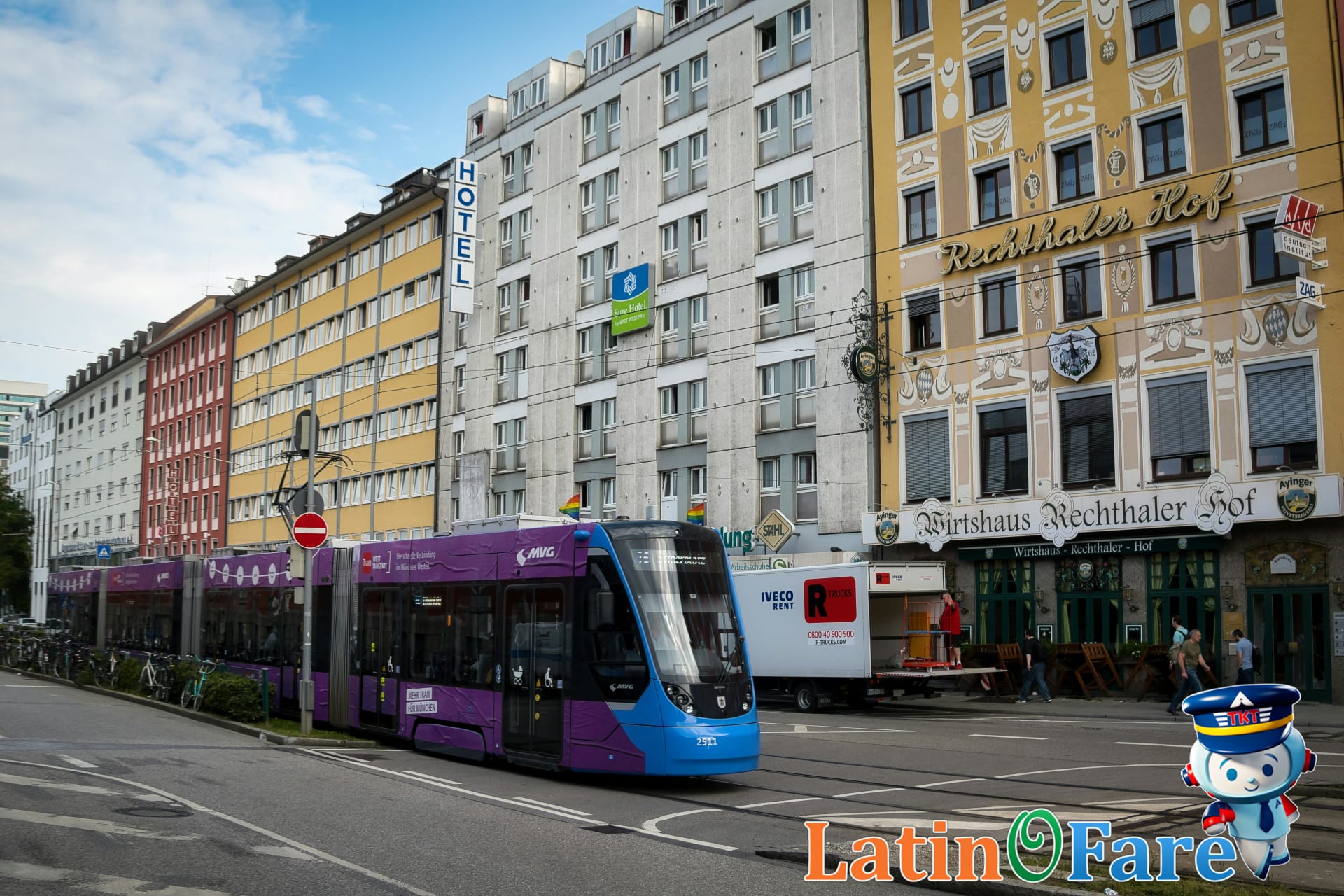 Options for Munich Oktoberfest budgeting hotels local transport and food standards