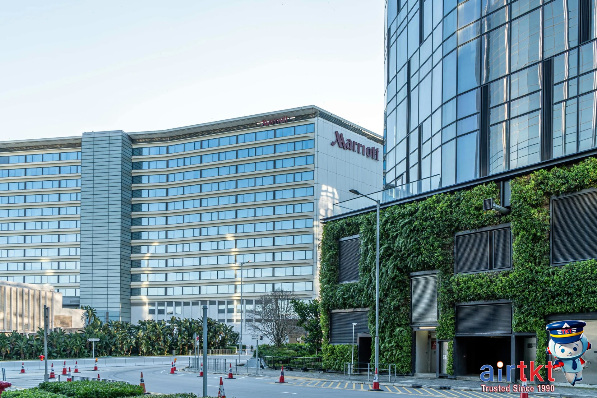 Large Marriott hotels in international cities, showing global brand and points usability