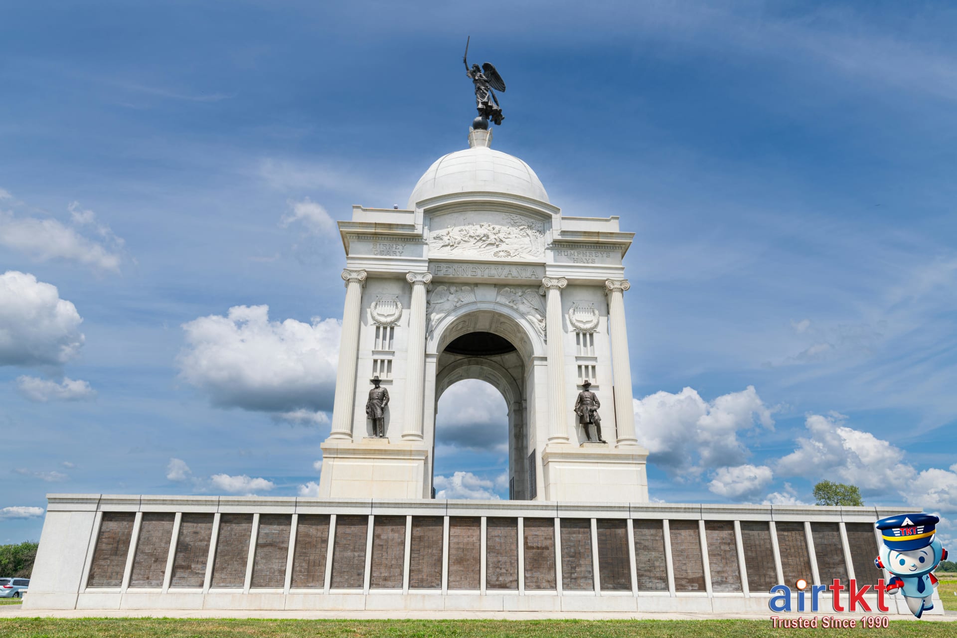 The Pennsylvania State Memorial under a clear blue sky in Gettysburg National Military Park