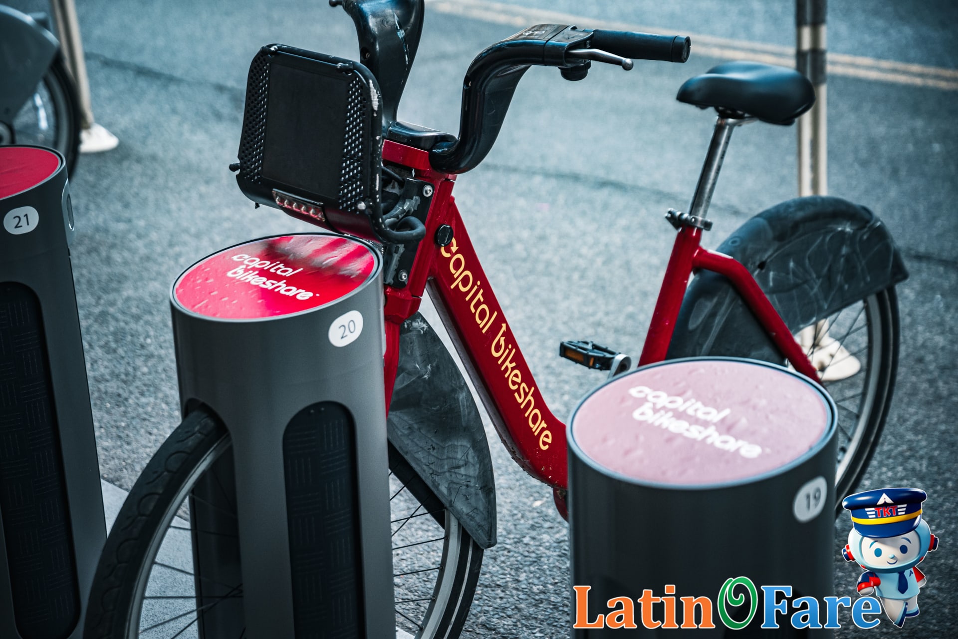 Red Capital Bikeshare bicycle ready for tourists near major DC attractions and Metro stations.