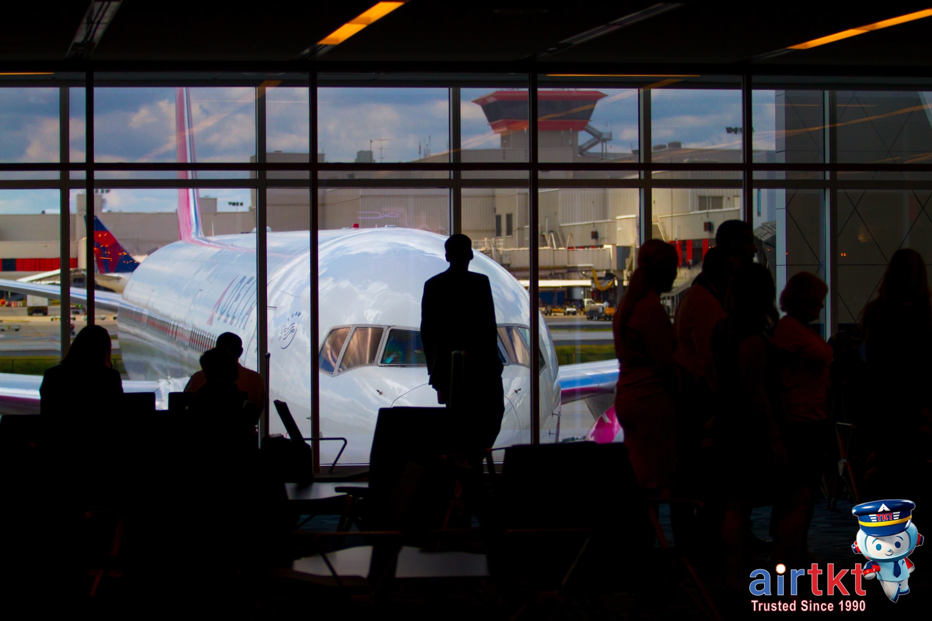 Last-minute travel deals on Black Friday and Cyber Monday in airport