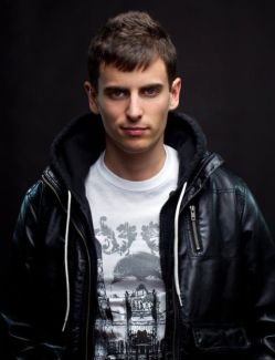 Mike Tompkins pictures