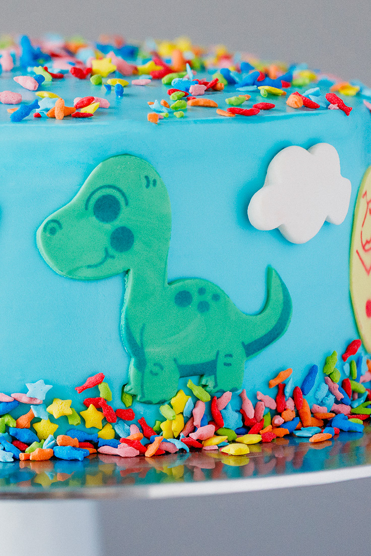 How to Flavor a Box Cake Mix with Amoretti Compounds - Blue Raspberry Dinosaur Cake