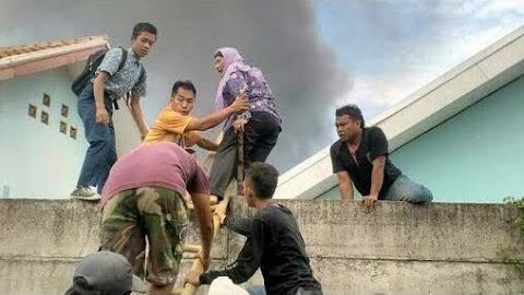 Video am4tir detik detik gudang petasan k3mbang Api di banten t3rbakar Video am4tir detik detik gudang petasan k3mbang Api di banten t3rbakar