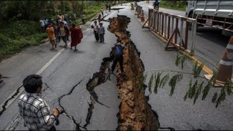 GEMPA BUMI HARI INI 23 JANUARI 2018 LEBAK-BANTEN - Getaran Sampai Terasa Di Jakarta GEMPA BUMI HARI INI 23 JANUARI 2018 LEBAK-BANTEN - Getaran Sampai Terasa Di Jakarta