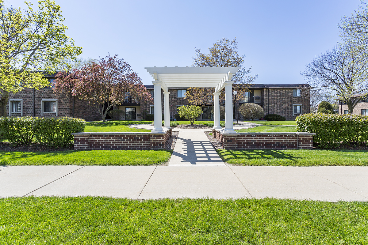 Apartments and Houses for Rent Near Me in Brookfield