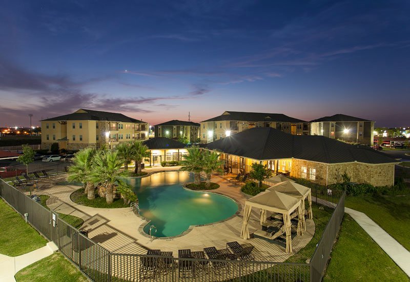 Colonial Village At Vista Ridge Apartments