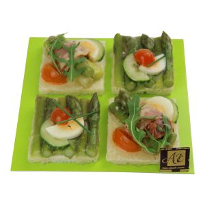 Toasts asperges vertes fraîches