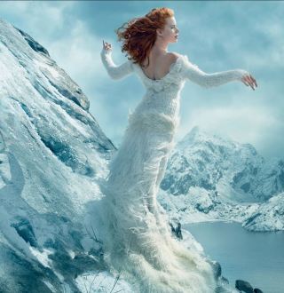 Tyche in the snow.