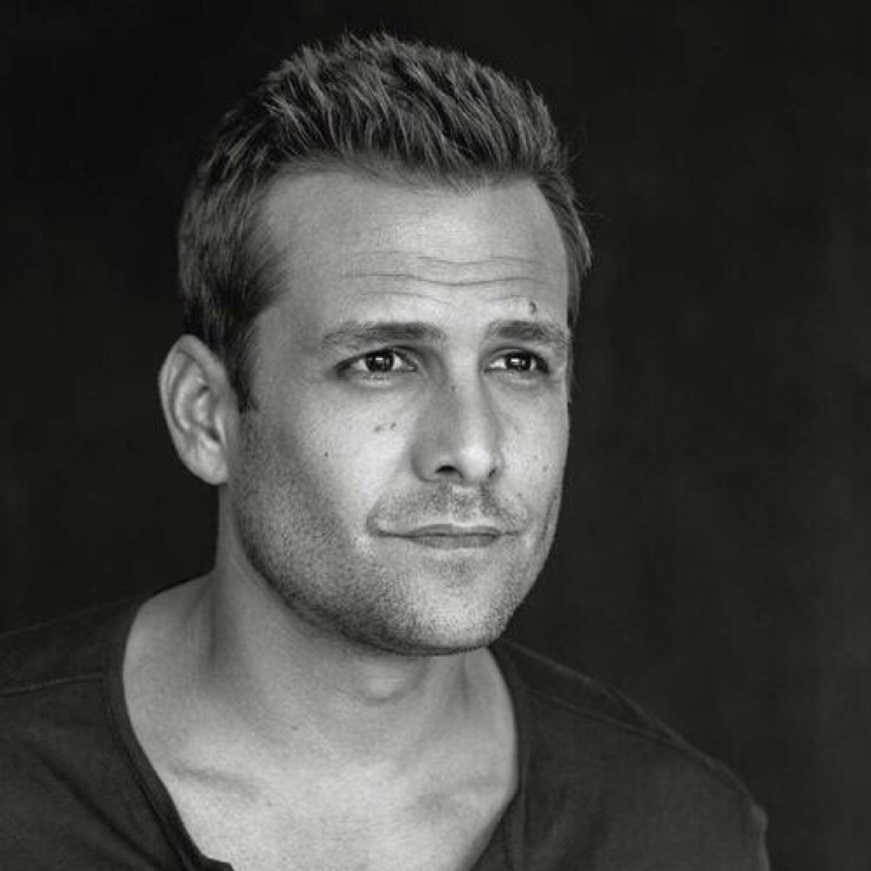 gabriel-macht-net-worth_bm8oxb.jpg