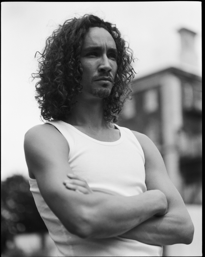 1883_Magazine_Robert_Sheehan_5_jzsima.jpg