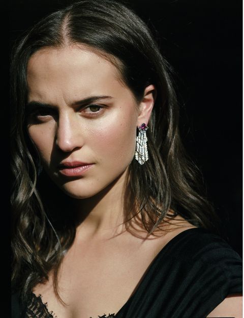 alicia-vikander-9-1649069617_n6ritv.jpg