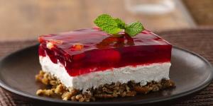 Gelatina de arándano, una muy rica opción como postre de navidad. Gelatina de arándano, una muy rica opción como postre de navidad.
