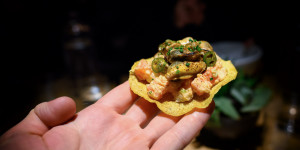 Tostada de mejillones, receta del reconocido Chef Enrique Olvera Tostada de mejillones, receta del reconocido Chef Enrique Olvera