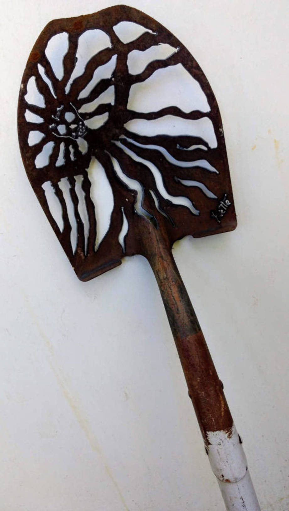 Banshee shovel