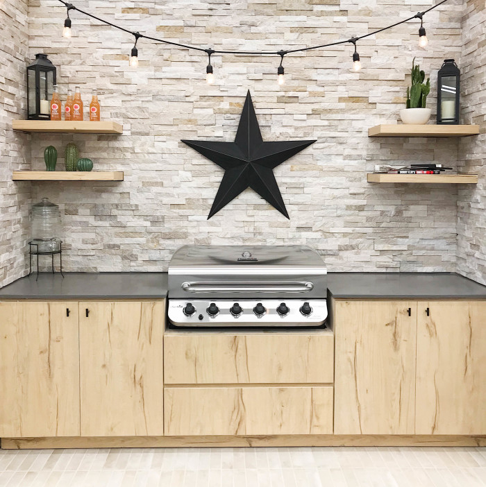 The Lone Star State - Countertop: Sequel® Quartz Stonewall Grey 2cm polished | Backsplash: Millennium Cream Slate Ledger | Floor: Urbanity 2.5x10 porcelain tile in Sand