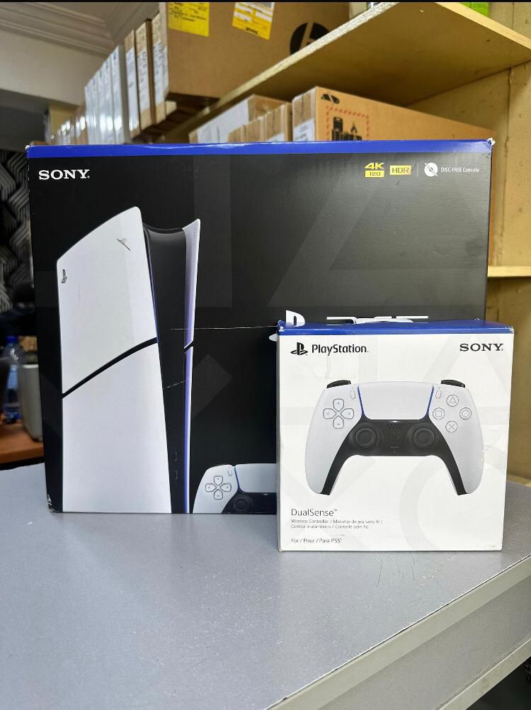 Brand new ps5 digital 1TB PLUS EXTRA New pad, WITHOUT EXTRA PAD IS ALSO AVAILABLE