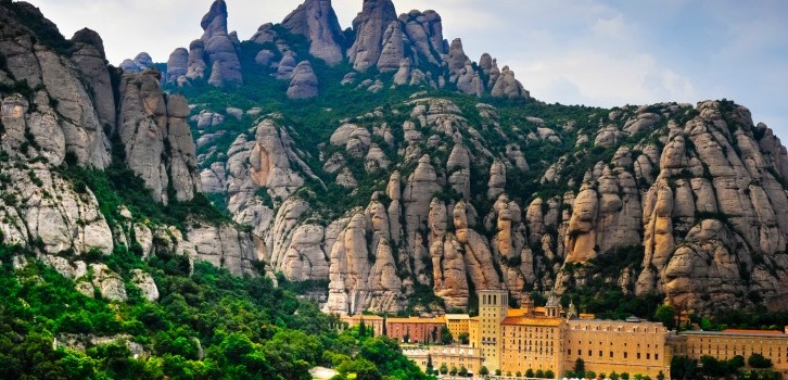 Go for a Hike on a Day Trip to Montserrat Go for a Hike on a Day Trip to Montserrat