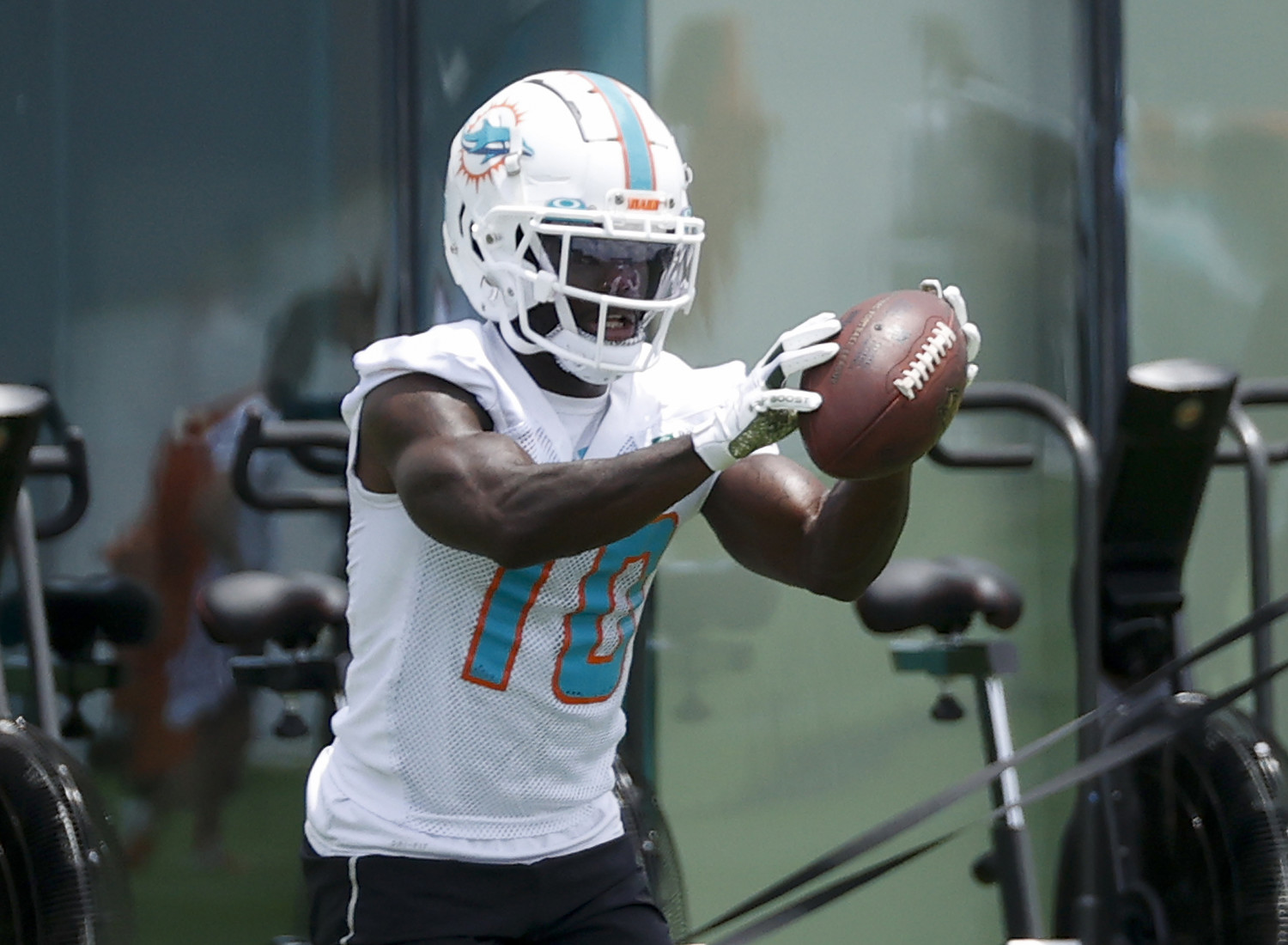 Tyreek Hill, Dolphins success shows value of elite WRs