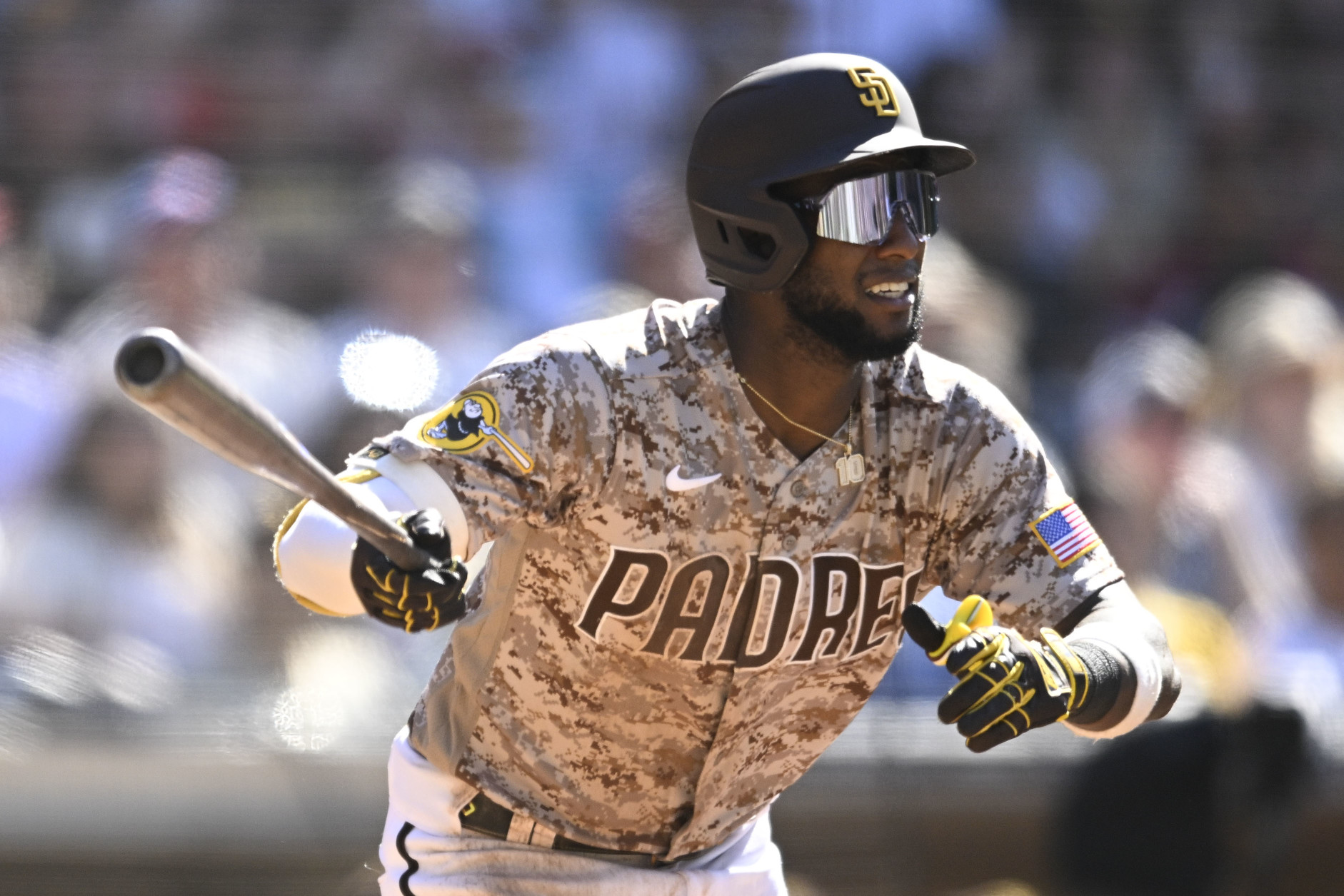 Ex-Pirate Josh Bell calls trade to Nationals 'something that I embrace with  open arms