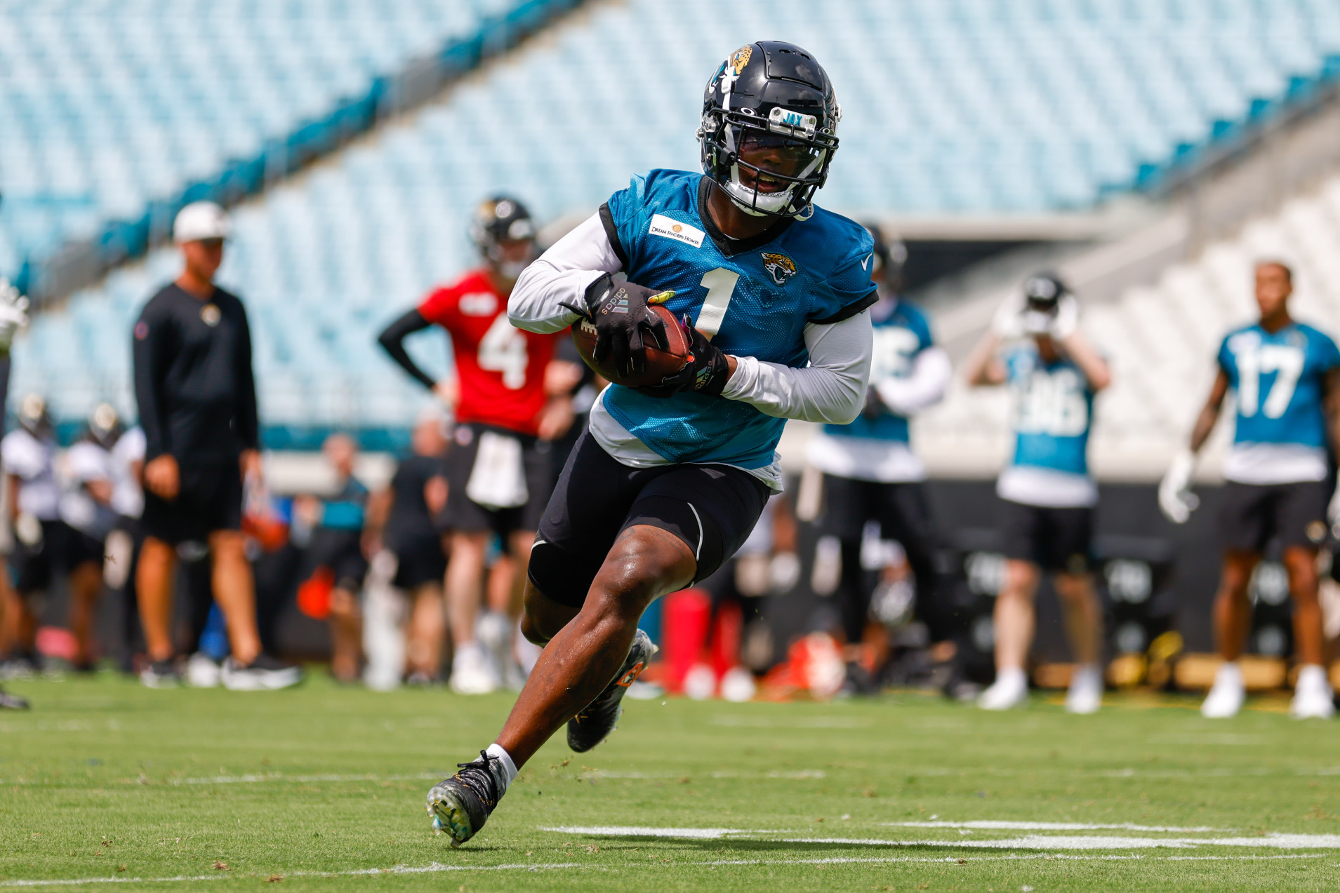 Fantasy Football 2022: Training Camp Roundup (8/25)