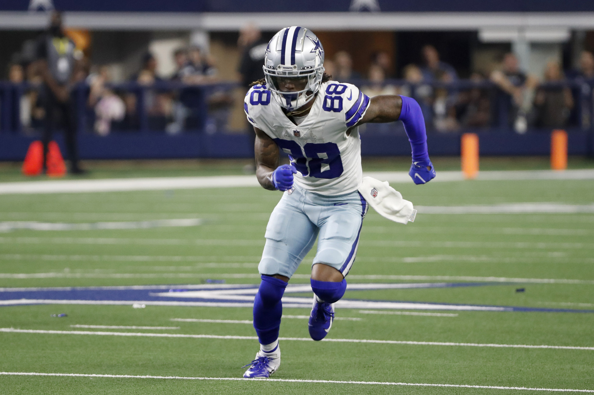 CeeDee Lamb Out for Cowboys vs. Raiders on Thanksgiving Due to Concussion, News, Scores, Highlights, Stats, and Rumors