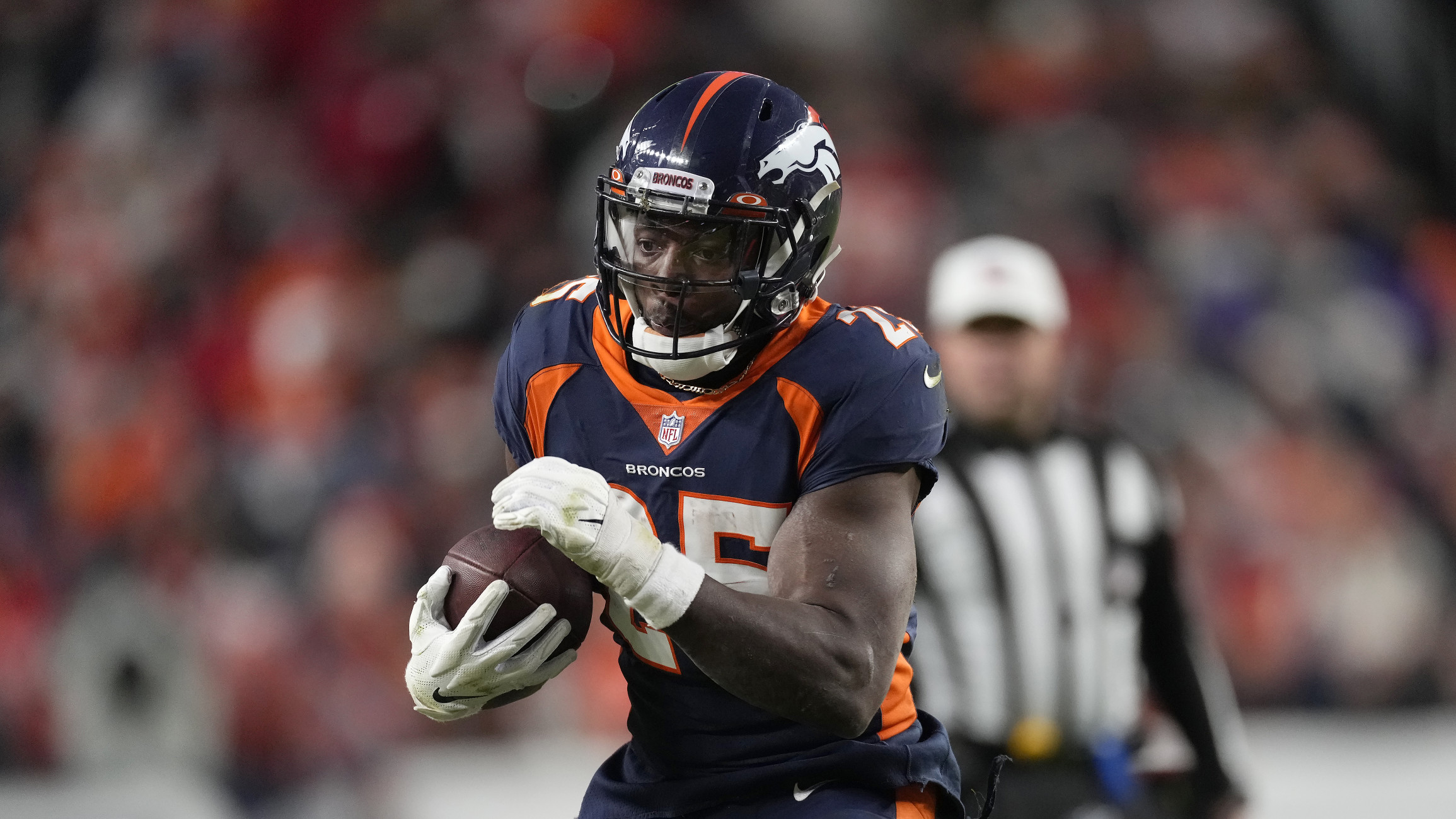 Denver Broncos On SI.com on Twitter: #Broncos Predicted to Cut Expensive  Veteran RB Chase Edmonds READ:    / Twitter