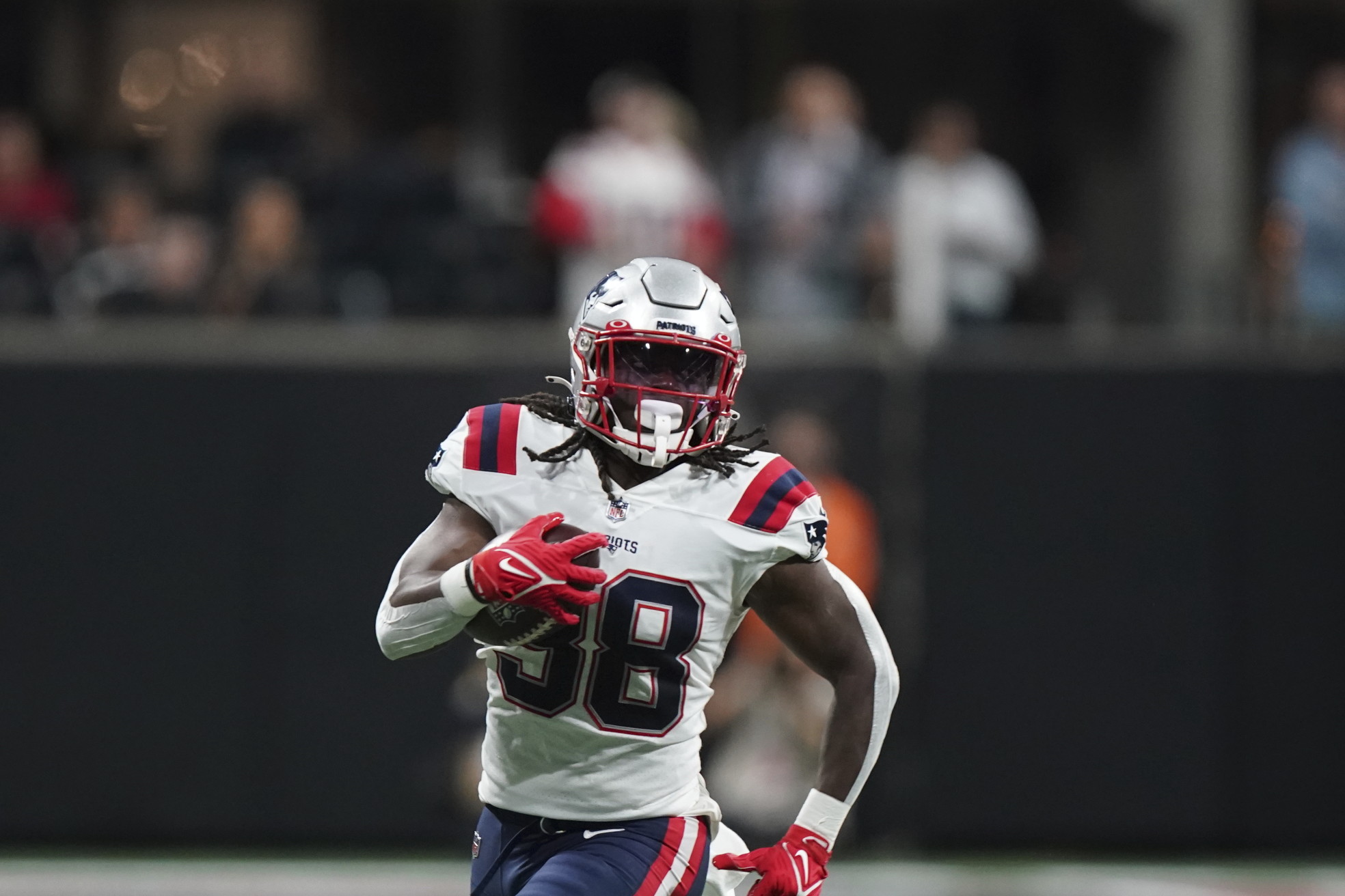 Rhamondre Stevenson shined as the Patriots' RB1 against the Browns