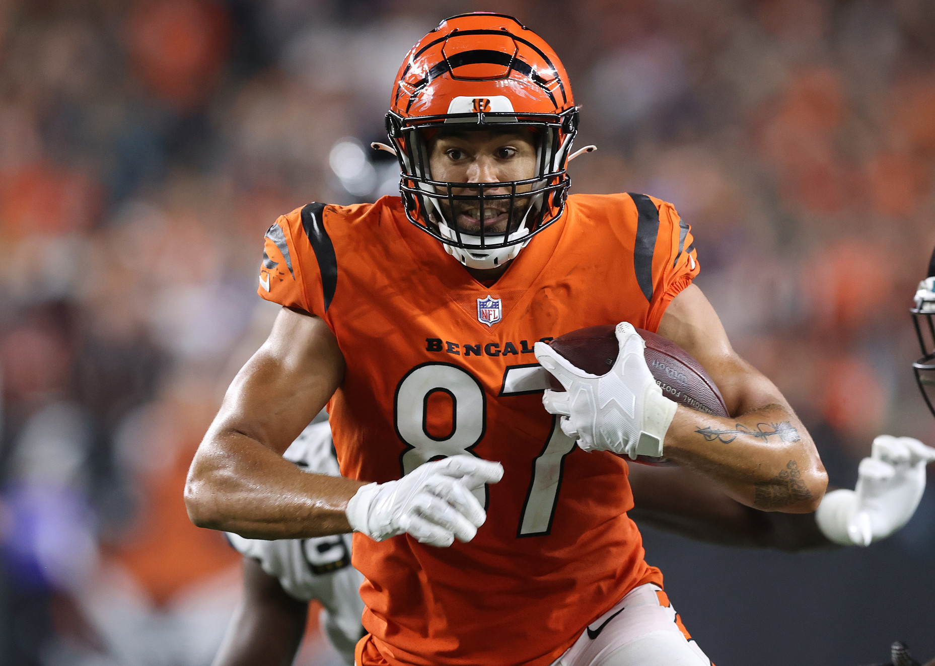 C.J. Uzomah gives injury update, will bathe in Skyline Chili if Bengals win Super  Bowl LVI - Cincy Jungle