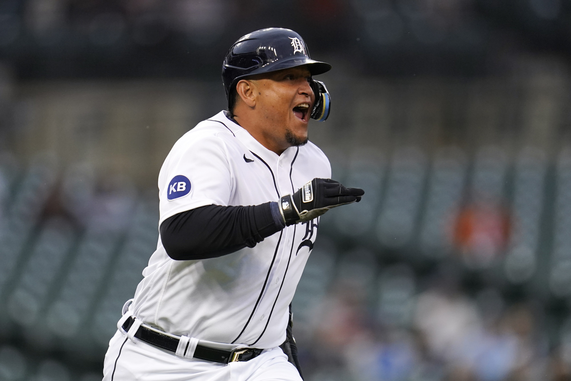 Miguel Cabrera gets 3,000th hit; 33rd player to reach mark