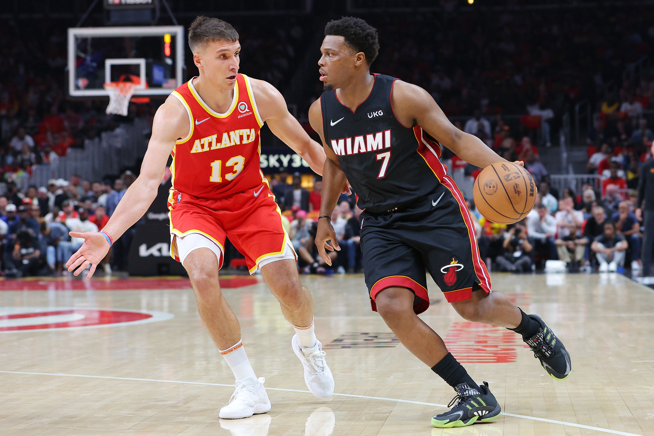 Kyle Lowry injury: Heat guard will warm up 'with intent to play' Game 3  against Celtics 