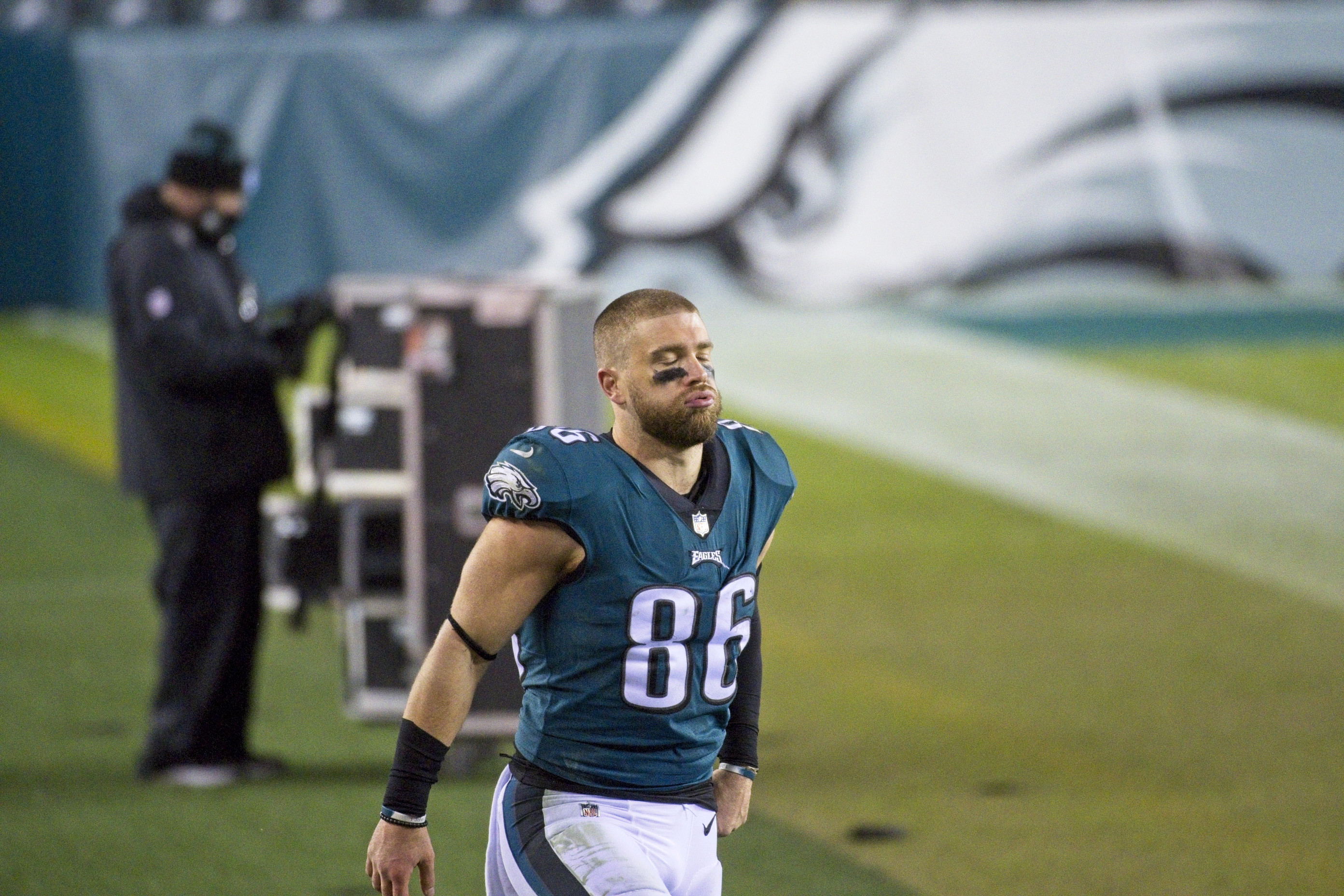 After a tearful farewell, Eagles' Zach Ertz says why he doesn't