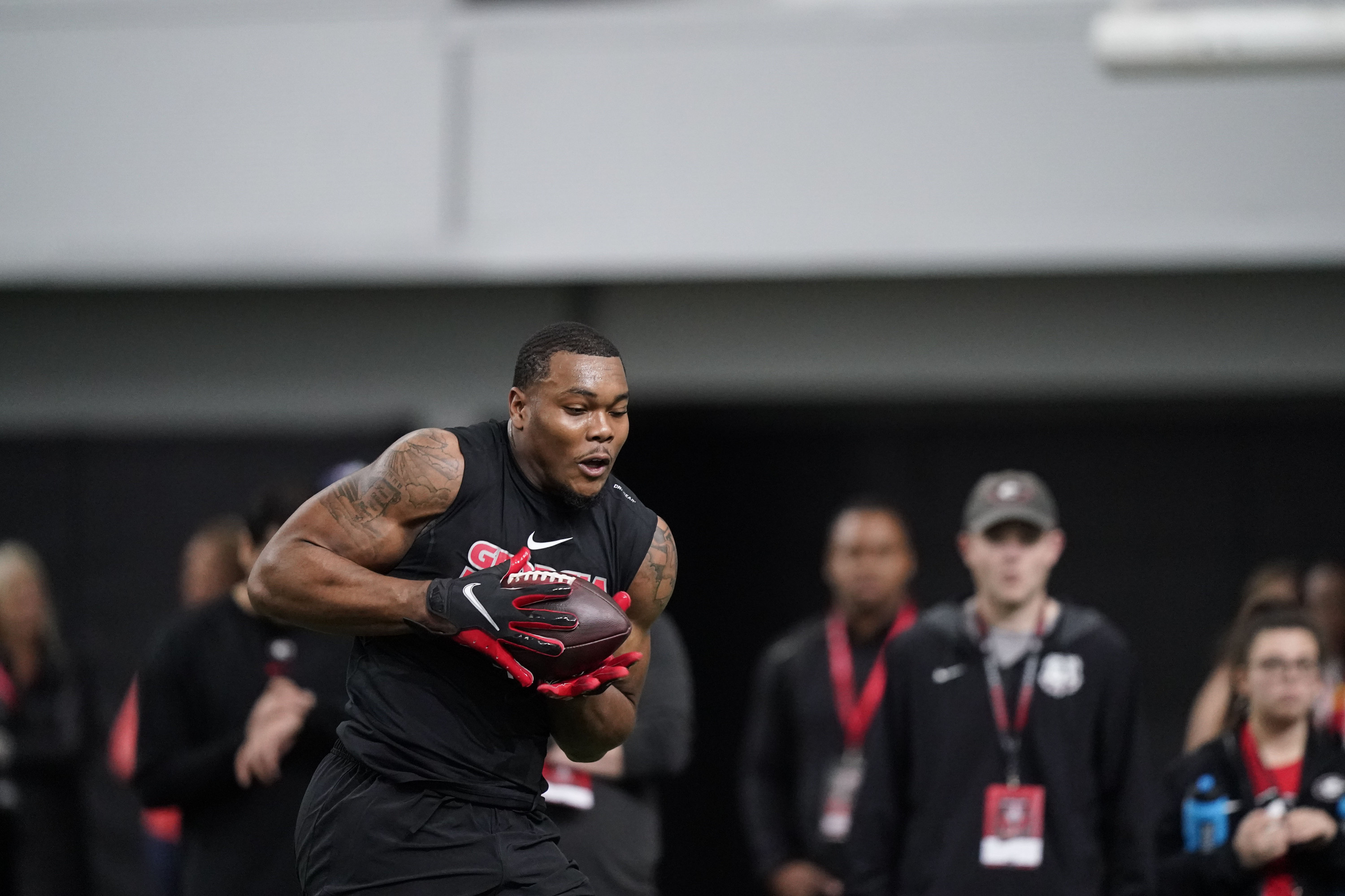 Jacksonville Jaguars on X: With the first pick in the 2022 NFL Draft, the  Jacksonville Jaguars select University of Georgia OLB Travon Walker!  @ClaudeNolan