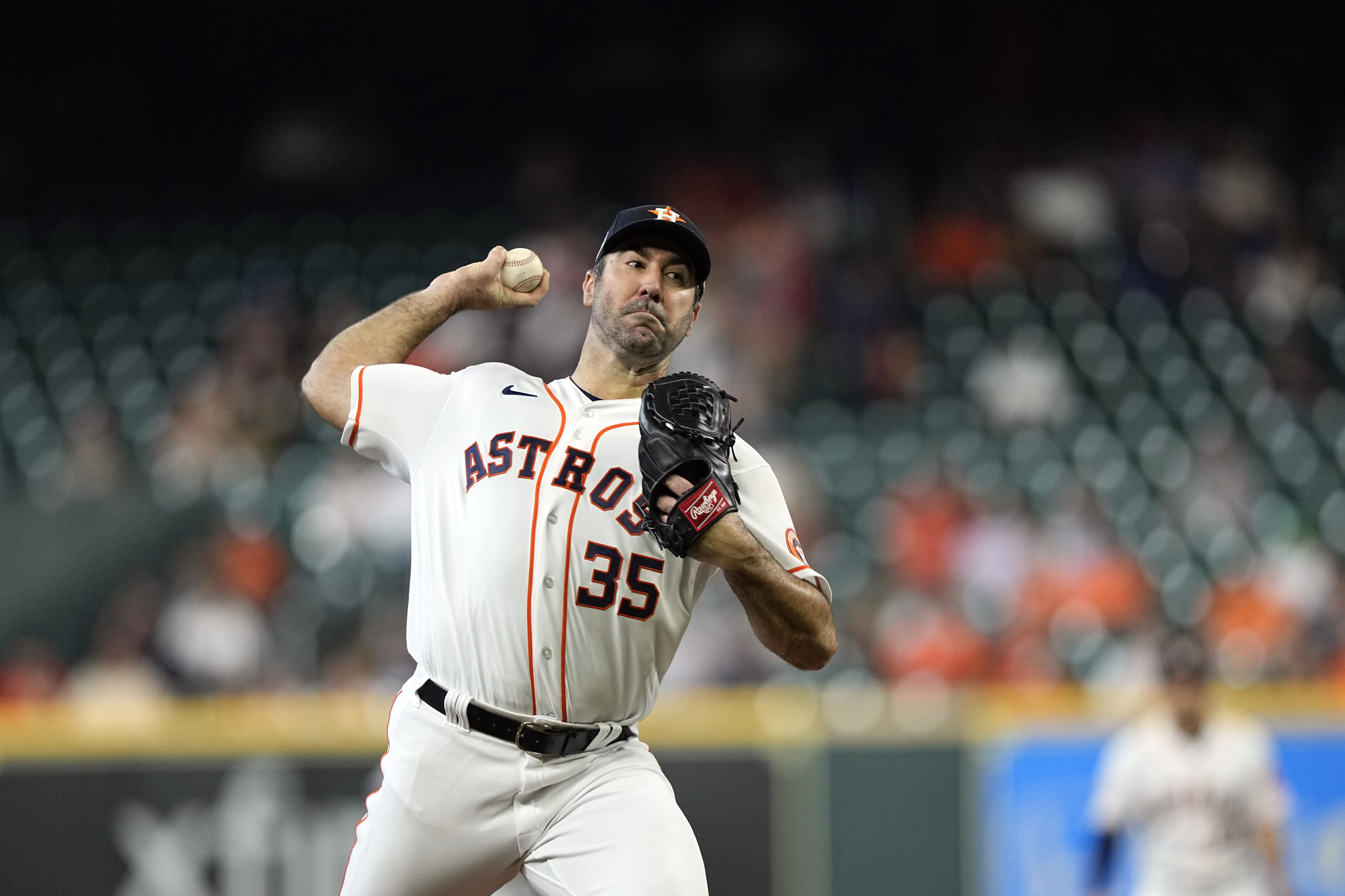 MLB on X: The @Astros pull out the series W in a wild back-and-forth  series finale.  / X