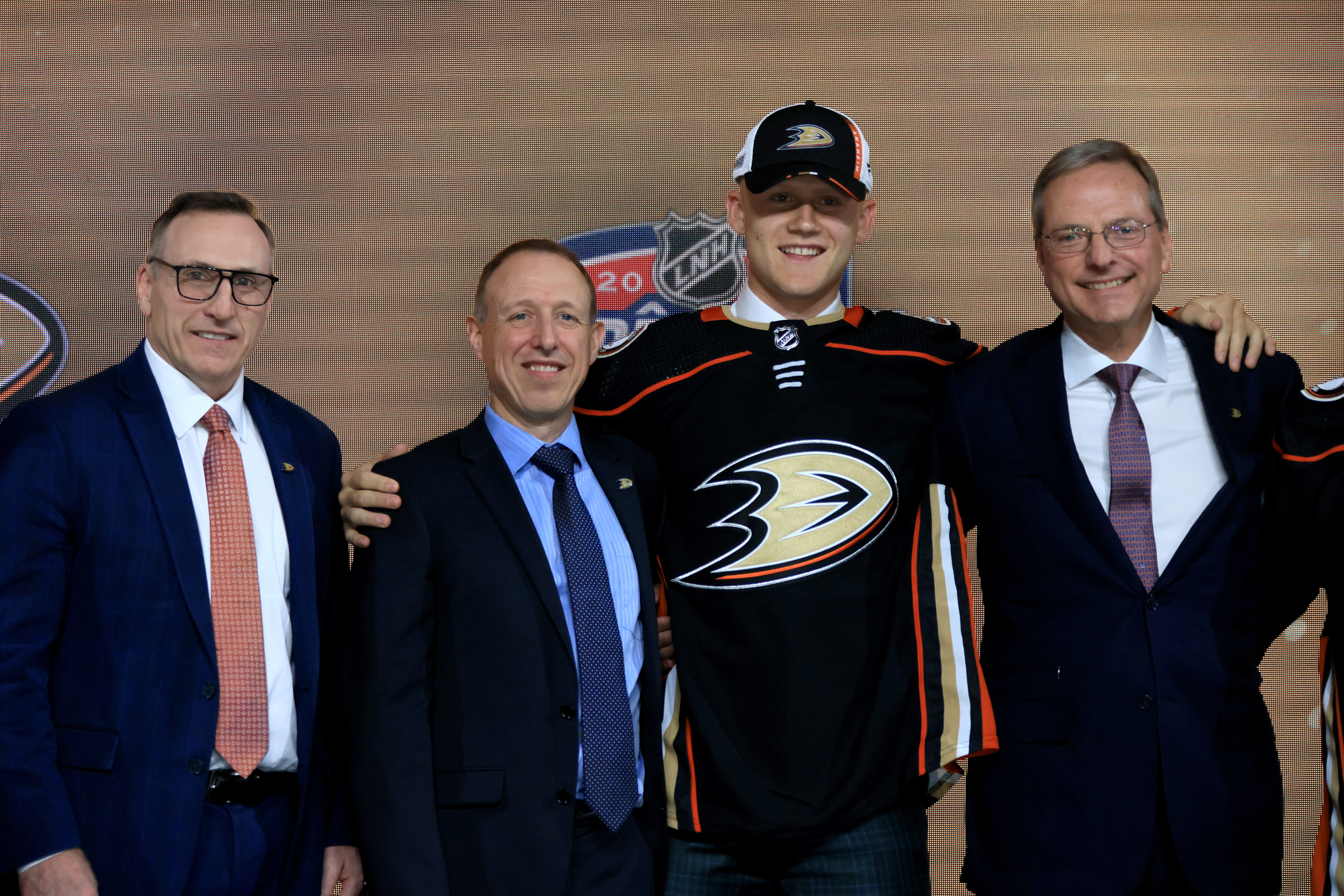 2022 NHL Draft Tracker: Grading every pick in the first round