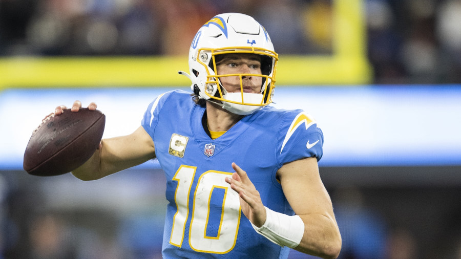 NFL picks, predictions against spread Week 18: Chargers rip Raiders; Rams  edge 49ers; Bills match Patriots