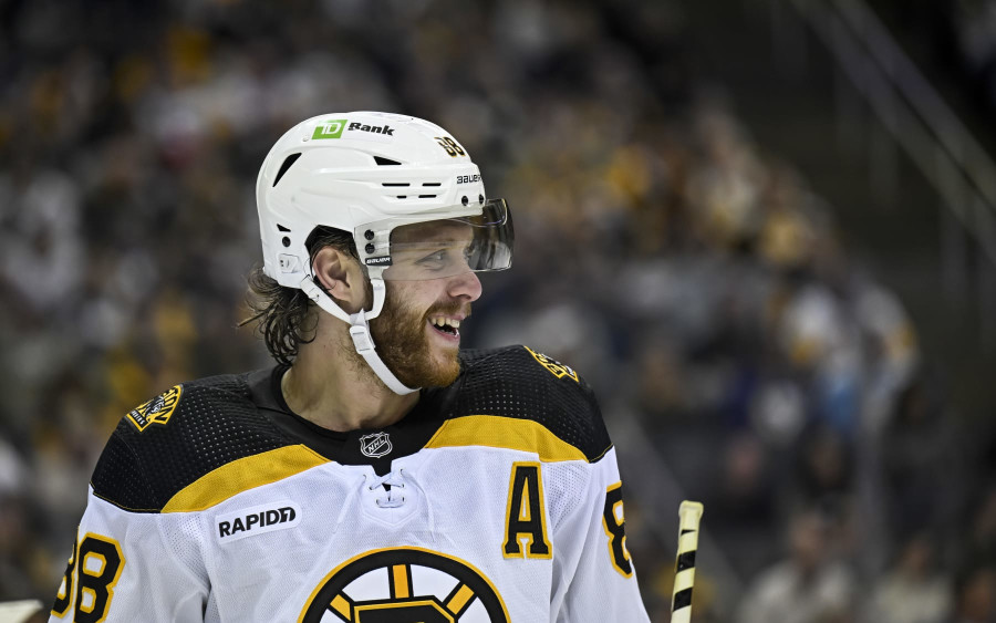 Bleacher Report on X: Bruins players arrived for the Classic at