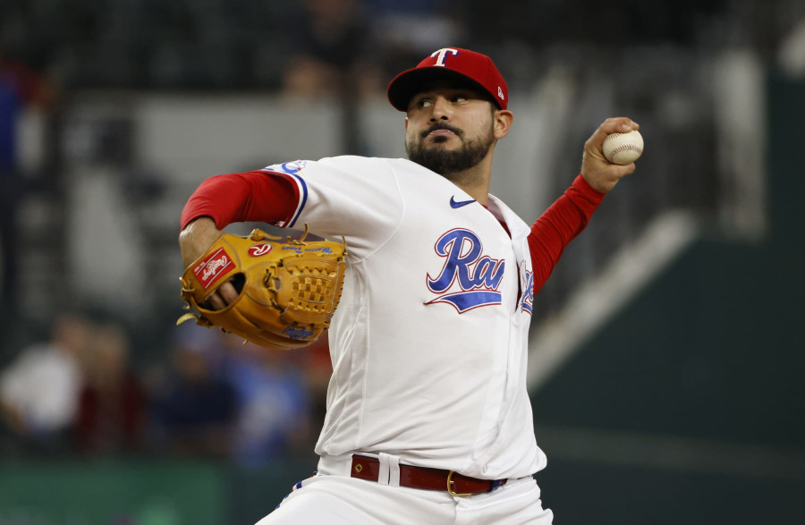 Lucas Giolito injury: White Sox ace exits Friday vs. Tigers with left side  tightness - DraftKings Network