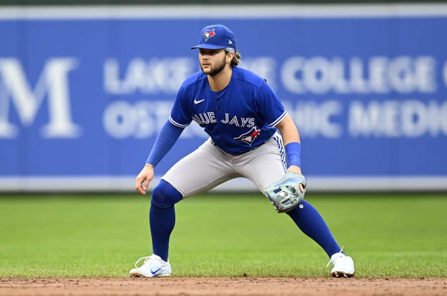 Toronto Blue Jays unveil new alternate uniform