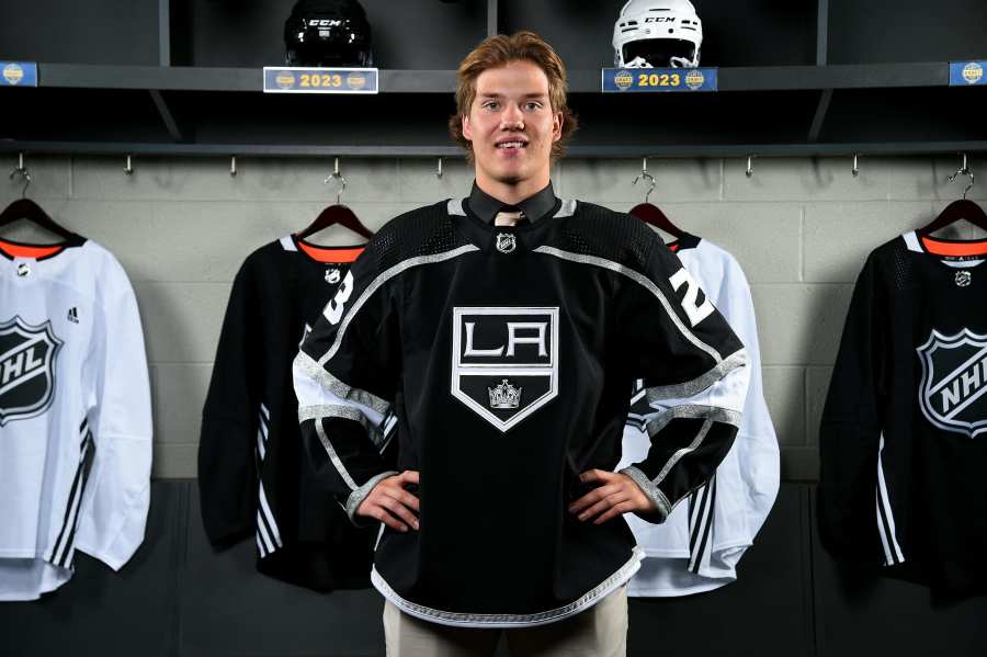 LA Kings Sign Jakub Dvorak to a Three-Year Entry-Level Contract