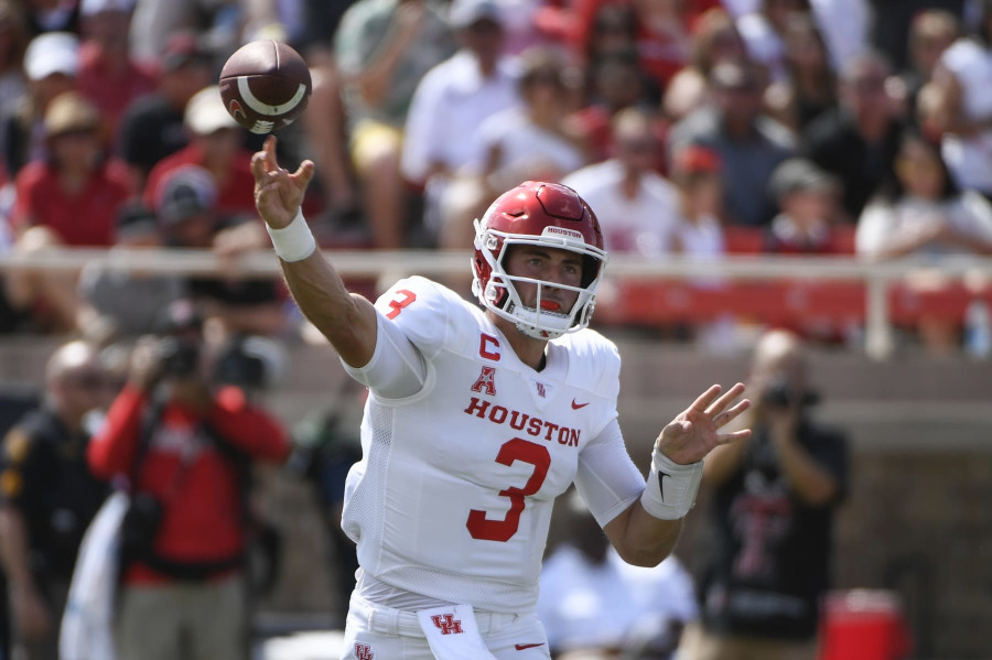 WATCH: Houston electrifies with kick six, returning field goal 100 yards  for TD 