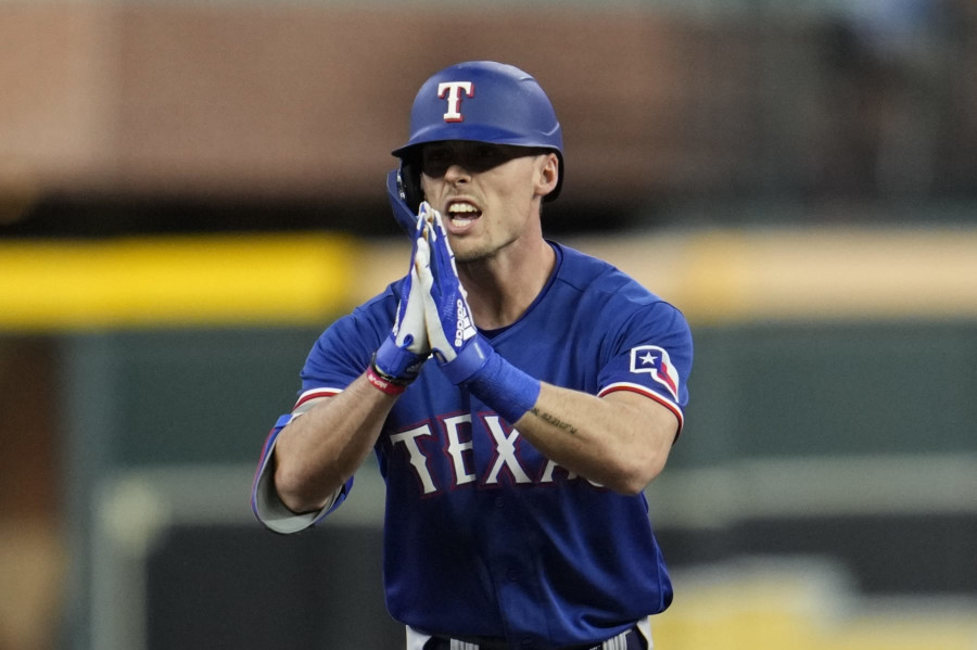 World Series Betting Odds Favor Texas Rangers, Philadelphia