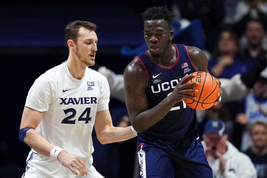 Louisville-Virginia Tech men's basketball game turns ugly as dog