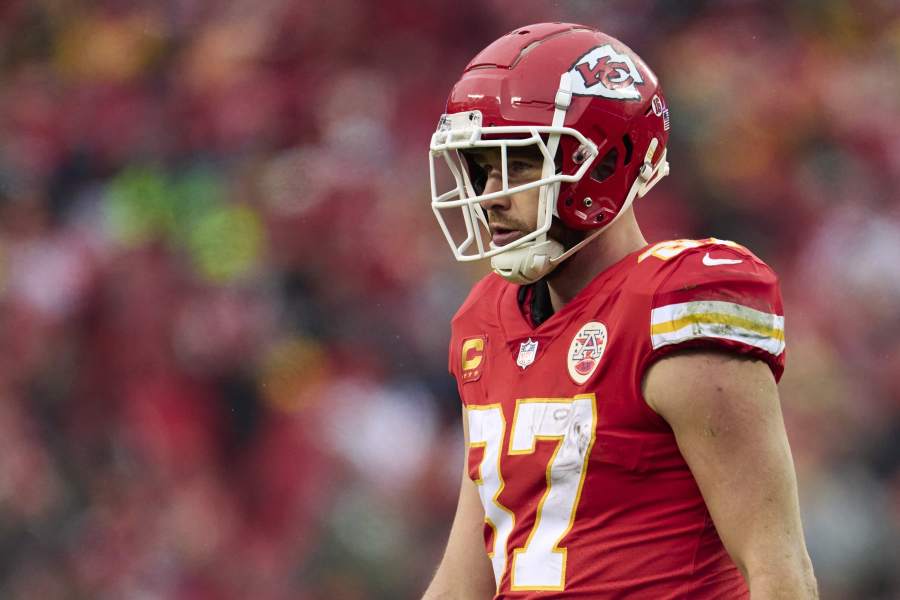 NFL FACT OR FICTION: Chiefs, Eagles clear favorites on Championship Sunday?  QB problem for Cowboys?