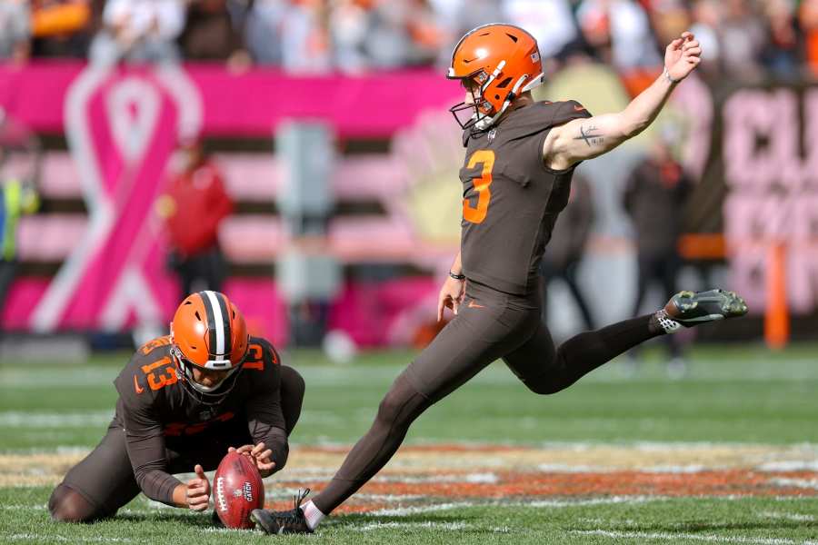 Cleveland Browns quarterback Jacoby Brissett (7) drops back to pass during  an NFL football game against the Los Angeles Chargers, Sunday, Oct. 9,  2022, in Cleveland. (AP Photo/Kirk Irwin Stock Photo - Alamy